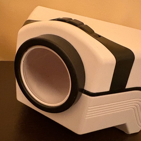 EUC SMART PHONE PROJECTOR - Picture 1 of 5